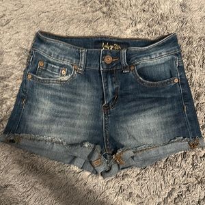 SIZE 0/23 BLUE JEAN SHORTS
